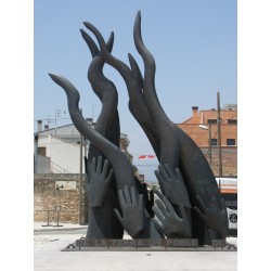 Escultura "De la Terra un Poble"