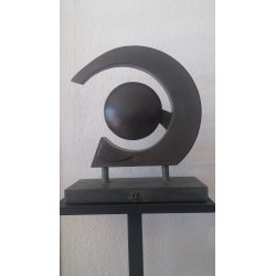 Escultura Ovelisco